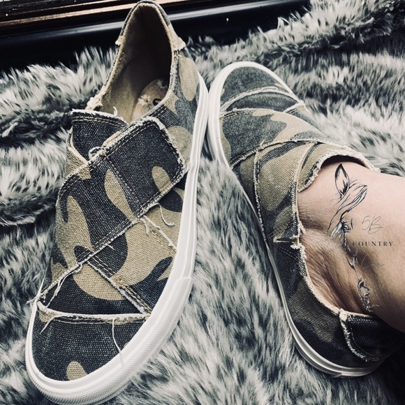 Gypsy Jazz Ivette Camo - Picture 1 of 1